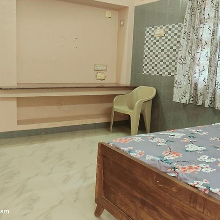 Selvams Home Stay Тиручендур Экстерьер фото